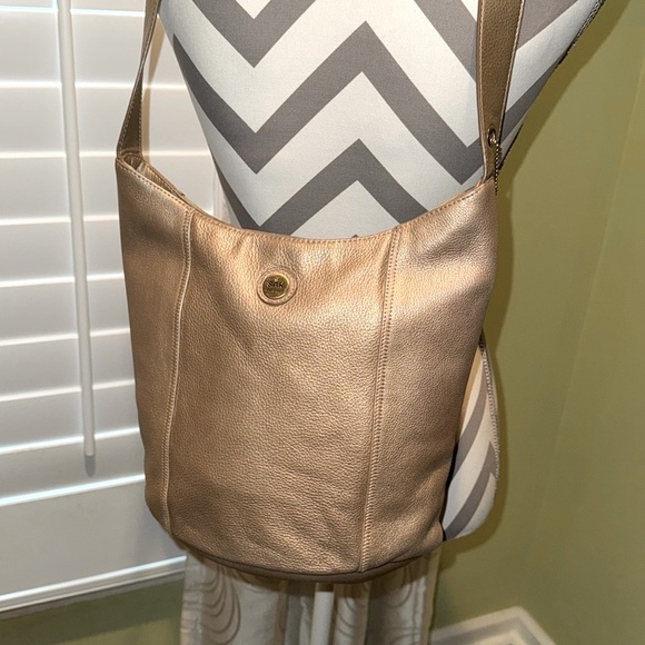 The Sak Gold Leather Shoulder Bag - Picture 2 of 14